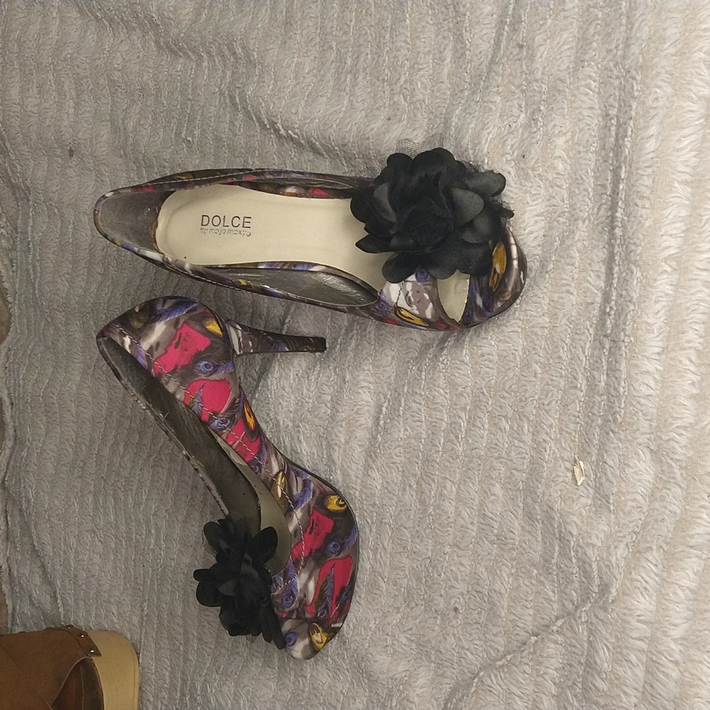 Women's dolce shoes.